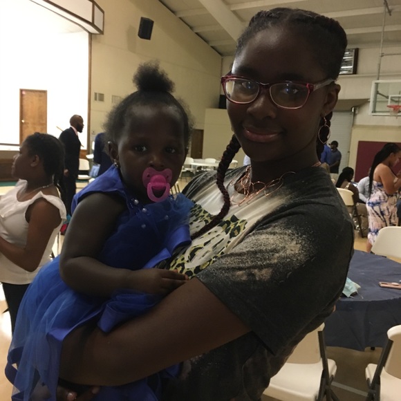 Meet your Posher, Tyreunnia - Picture 1 of 1